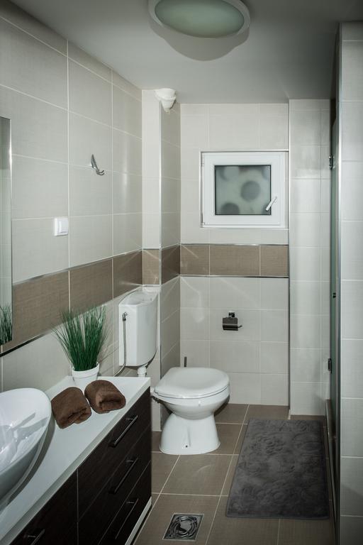 Apartment Admiral Белград Номер фото